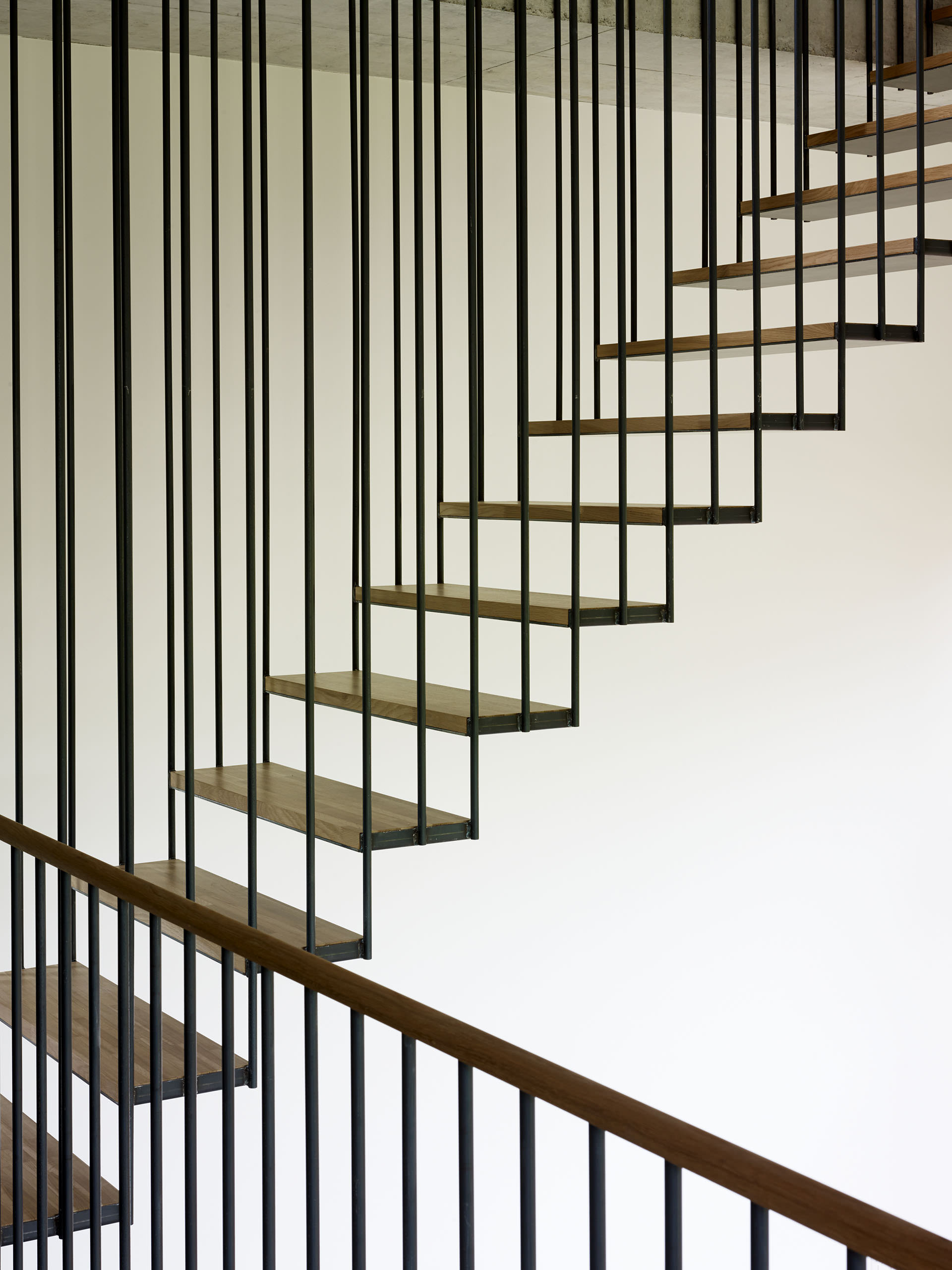 E14496 Alpa 044491 j2560